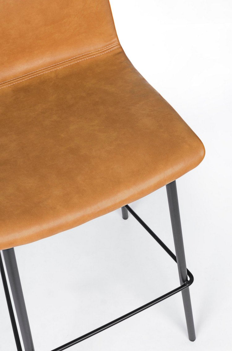 set di 2 sgabelli kyra in similpelle cuoio e gambe in acciaio nero, seduta ergonomica per comfort prolungato