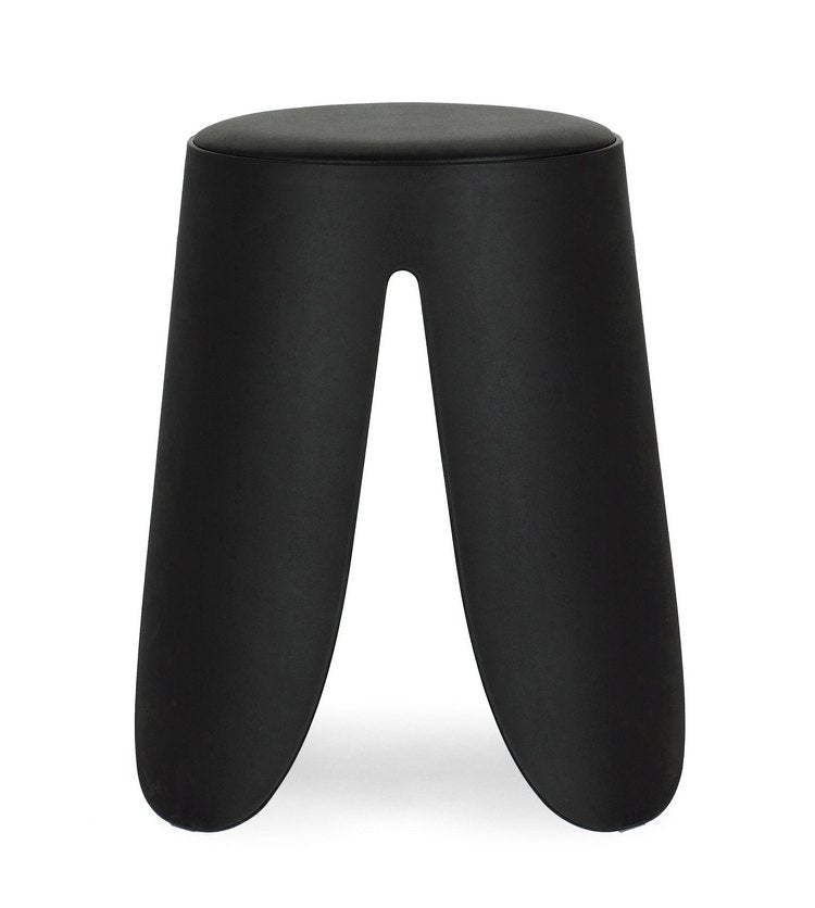 set di 2 sgabelli imogen in polipropilene nero e cuscino in similpelle nero, dettaglio della seduta imbottita o in legno