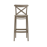 set di 4 sgabelli hamburg in polipropilene tortora, ambientazione in giardino o accanto a tavolo da esterno