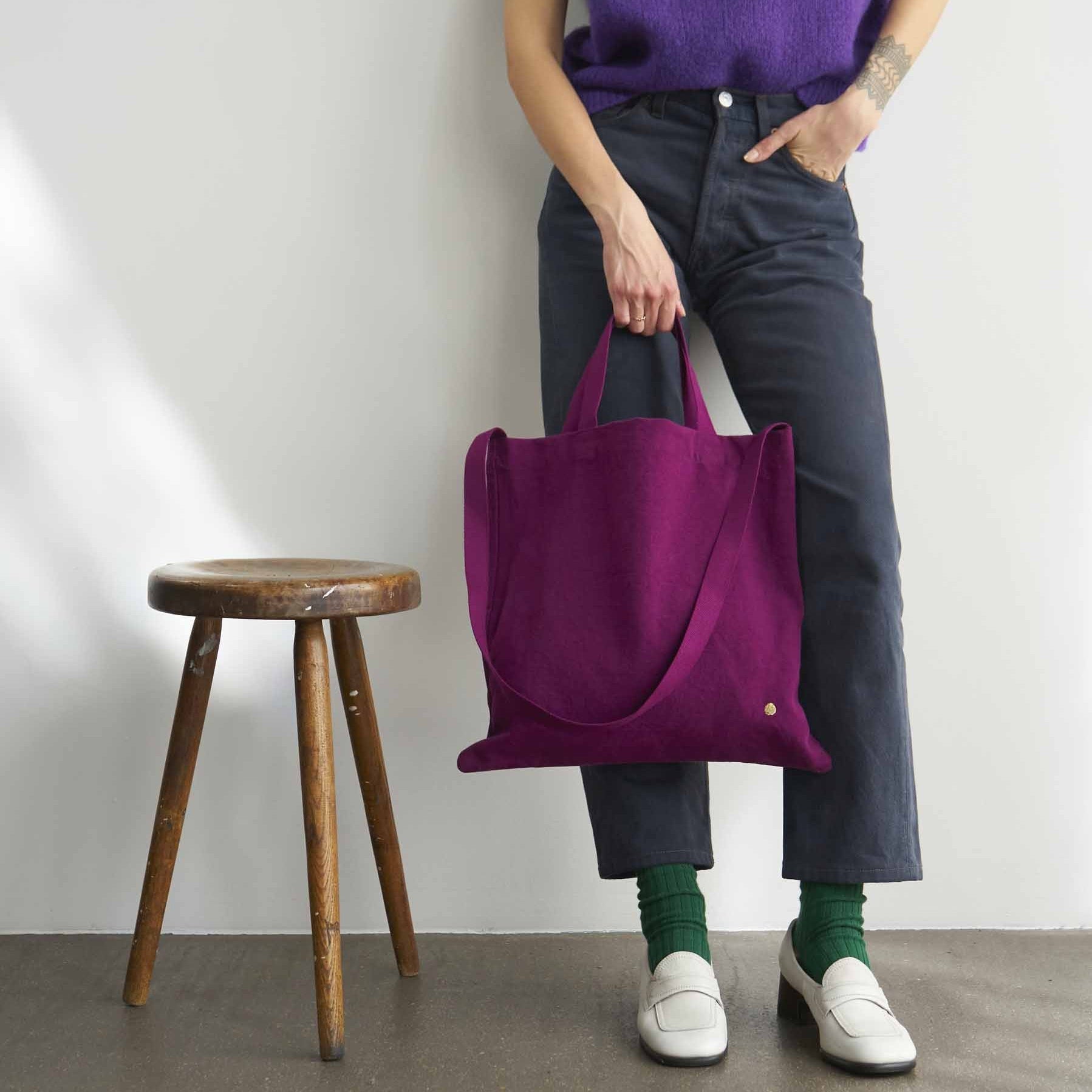 sac city iona pioggia viola, colore pioggia viola, taglia 38 x 38. compatta ma capiente, perfetta per ogni esigenza urbana
