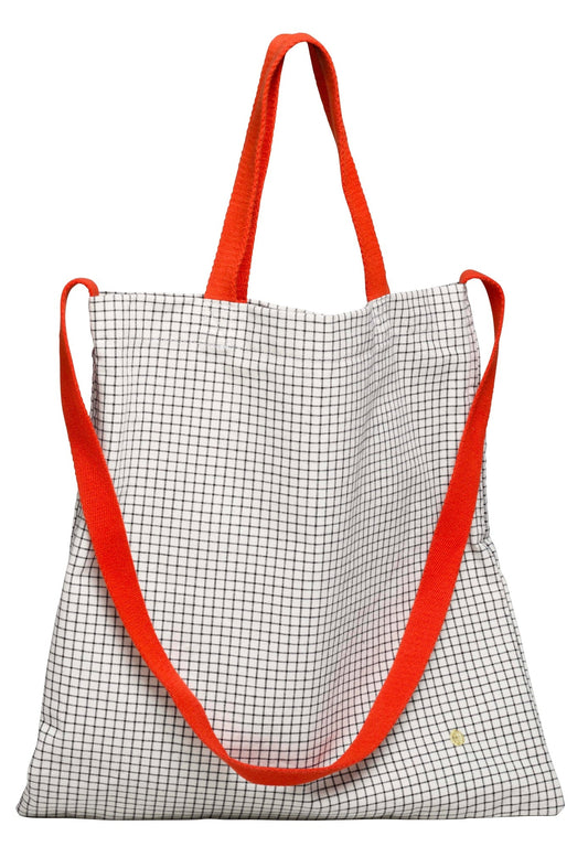 sac city stylo rosso, colore rosso, taglia 38 x 38. vista frontale della borsa daily in tessuto naturale su sfondo neutro