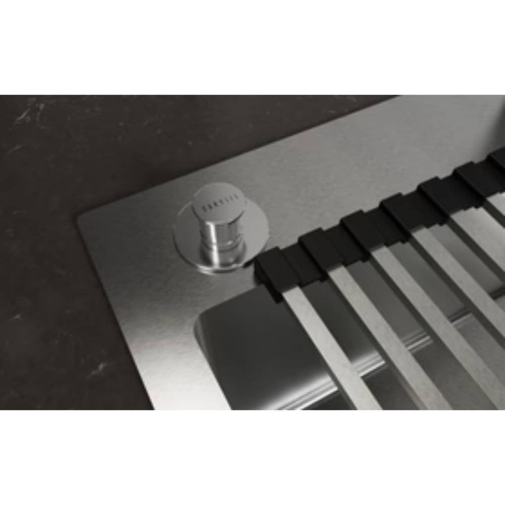 tappettino scolapiatti avvolgibile fm001 per lavello, dettaglio dei ripiani per piatti, bicchieri e posate