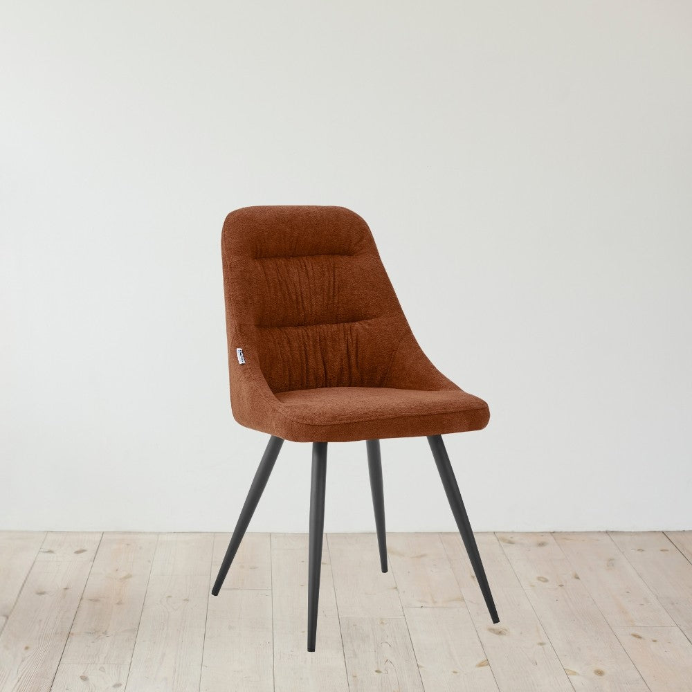 sedia imbottita cascade in tessuto colore ruggine, sedia imbottita con rivestimento in tessuto o velluto