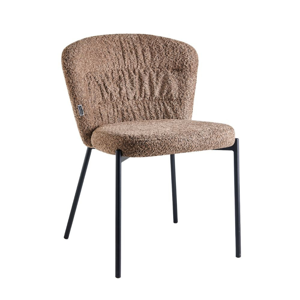 sedia imbottita cami in tessuto teddy tortora, dettaglio dell’imbottitura morbida e confortevole