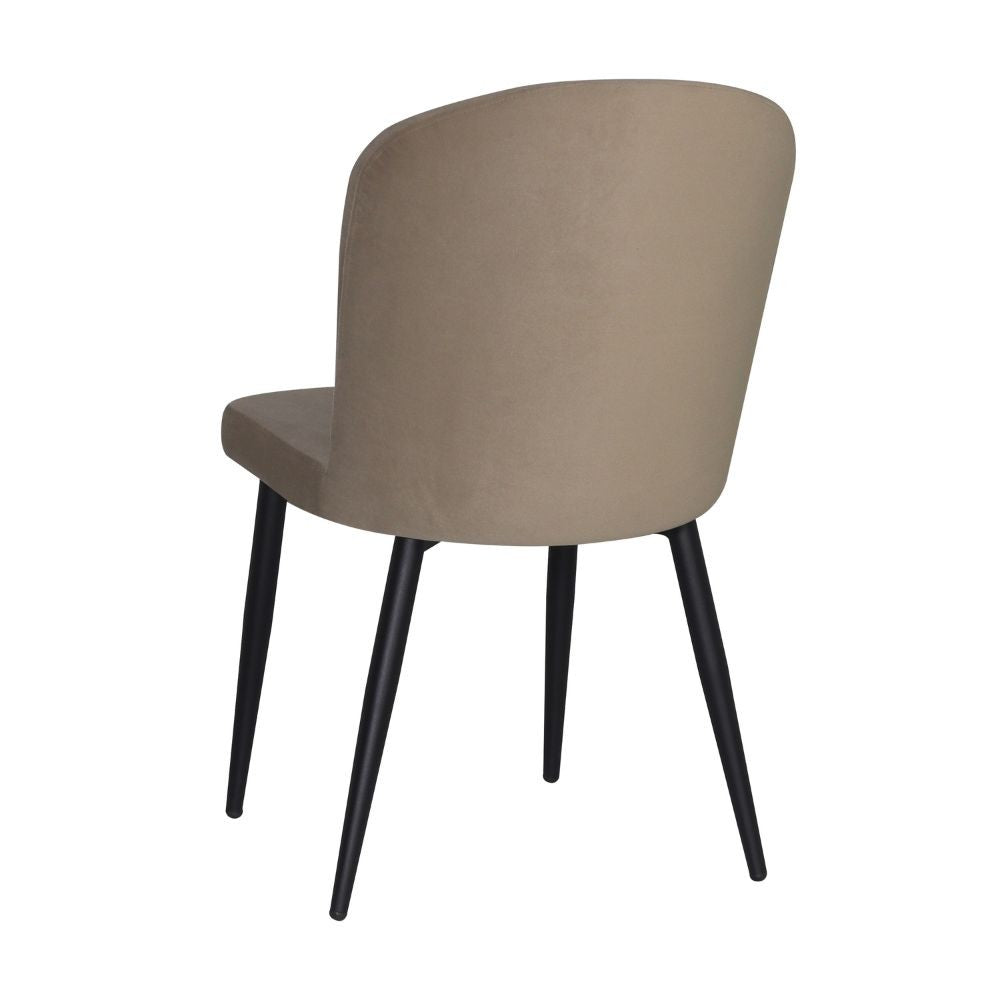 sedia barka in tessuto anka 06 colore tortora con piedi neri, vista ambientata in soggiorno o sala da pranzo