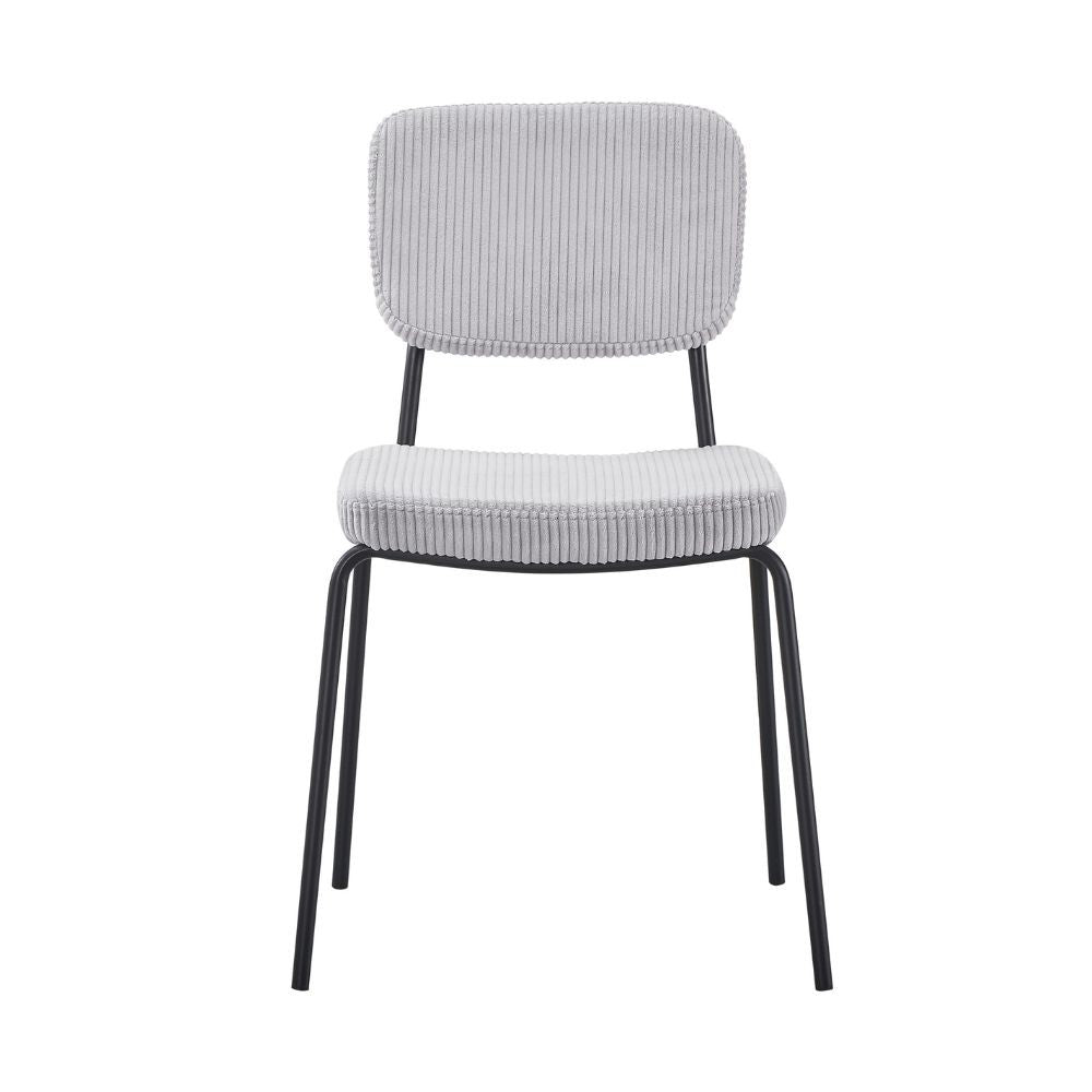 sedia juno in tessuto colore grigio chiaro e struttura in metallo nero, vista ambientata in soggiorno o sala da pranzo