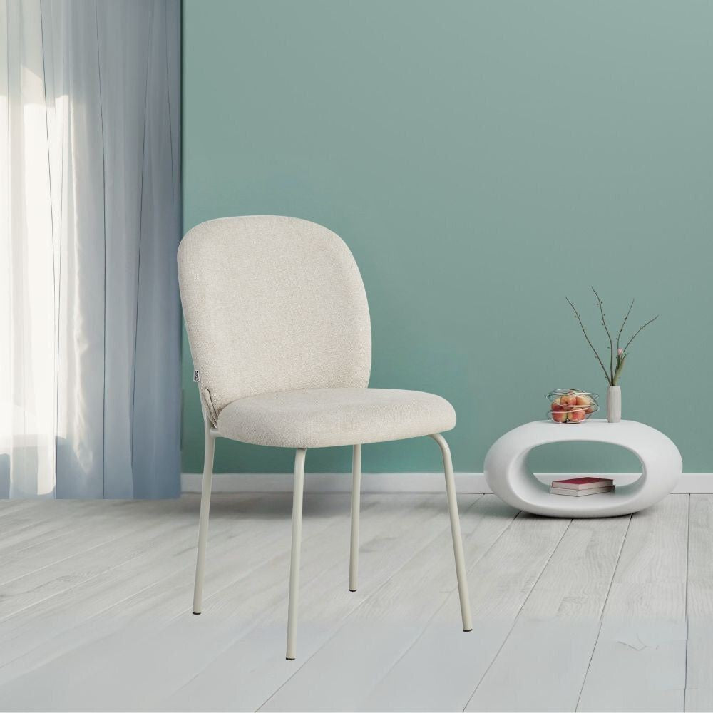 sedia imbottita turi in tessuto ecrù, sedia imbottita con rivestimento in tessuto o velluto