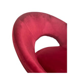 poltroncina etere in velluto rosso con gambe in metallo dorato, perfetta combinazione di eleganza e comfort