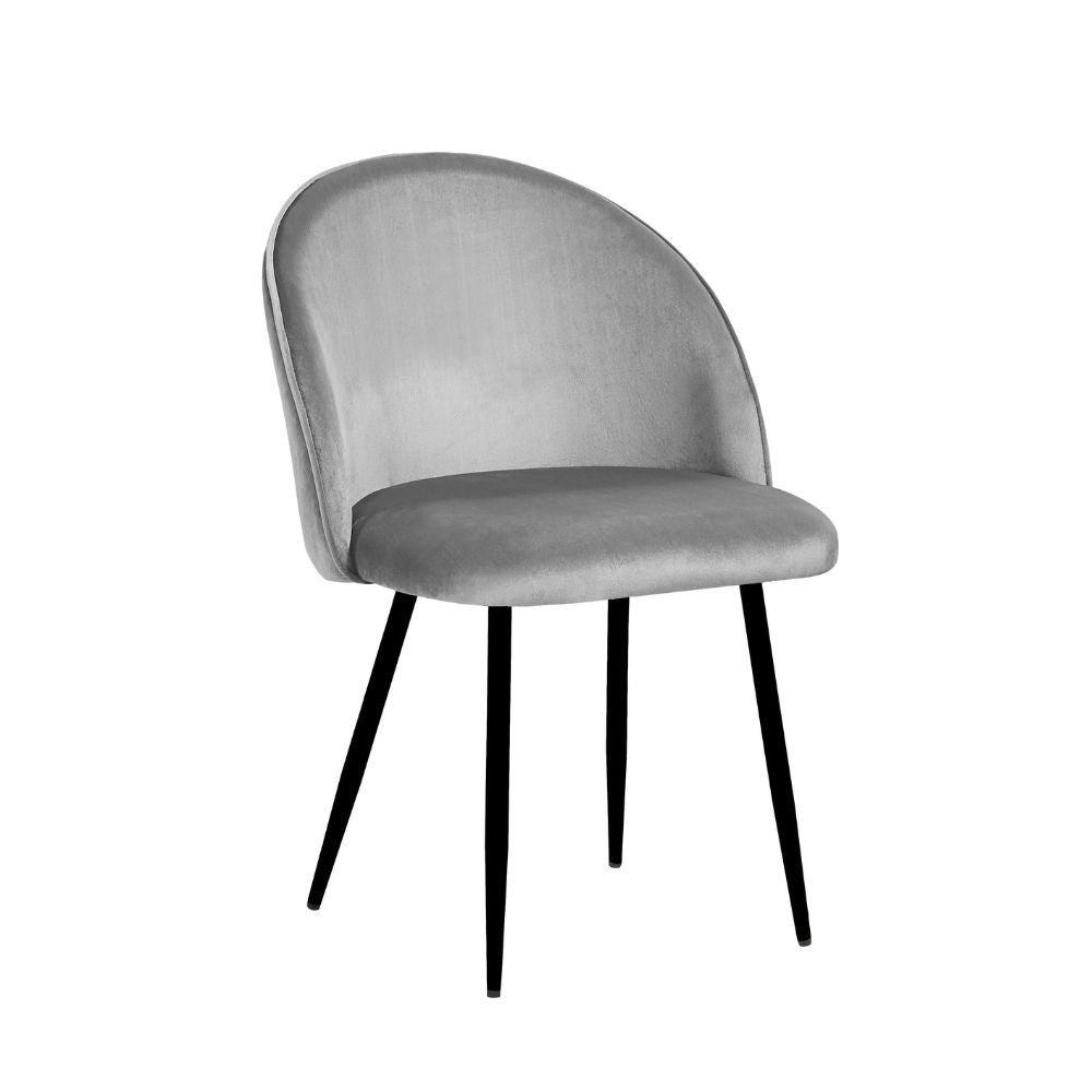 sedia despina in tessuto colore grigio e gambe in metallo nero, dettaglio dell’imbottitura morbida e confortevole