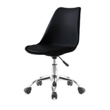 poltrona da ufficio lc719 in plastica colore nero con base cromata, dettaglio di schienale regolabile e braccioli imbottiti