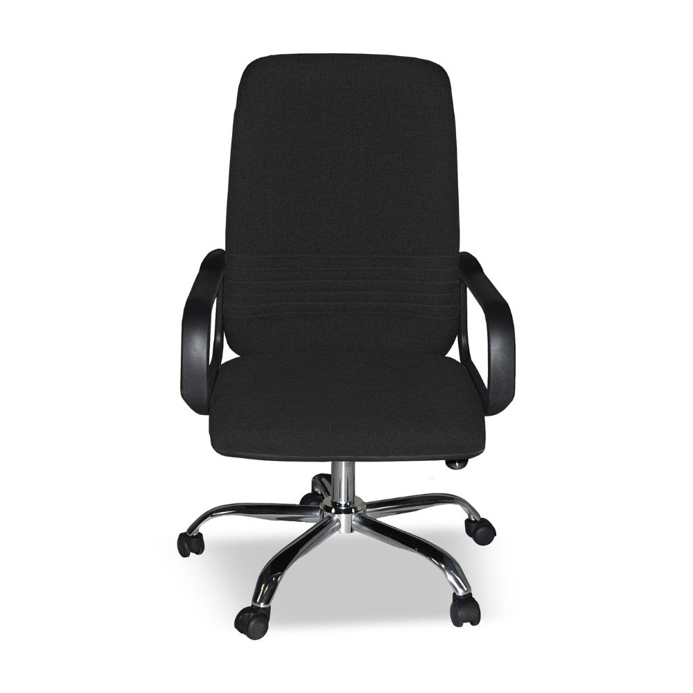 poltrona da ufficio cr106h in tessuto nero e base cromata, vista ambientata in studio o postazione di lavoro