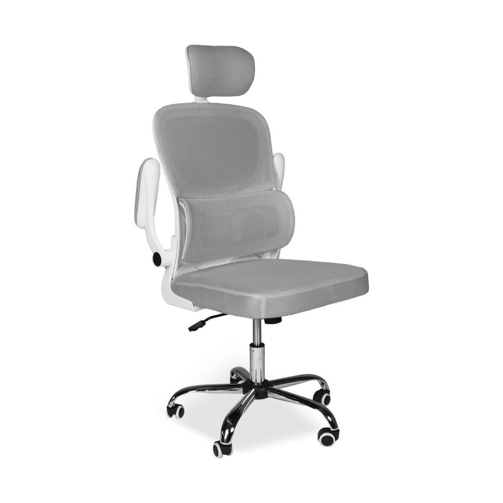 sedia da ufficio ergonomica vibes con struttura bianca e seduta in tessuto a rete grigio con base cromata, vista ambientata in studio o postazione di lavoro