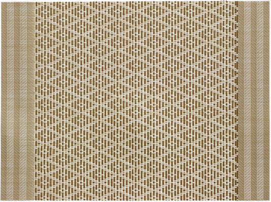 set da tavola kadra cammello, colore cammello, taglia 33 x 45. coordinato da tavola piegato con vista completa su sfondo neutro