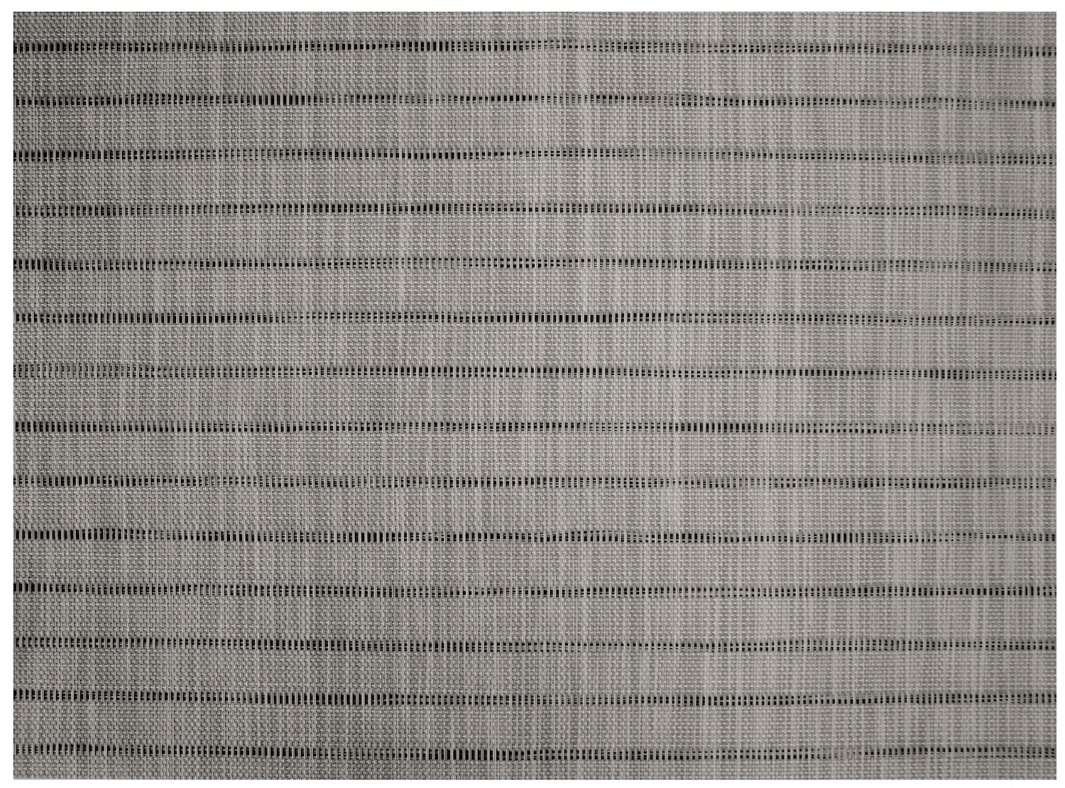 set da tavola manoka naturale, colore naturale, taglia 33 x 45. coordinato da tavola piegato con vista completa su sfondo neutro