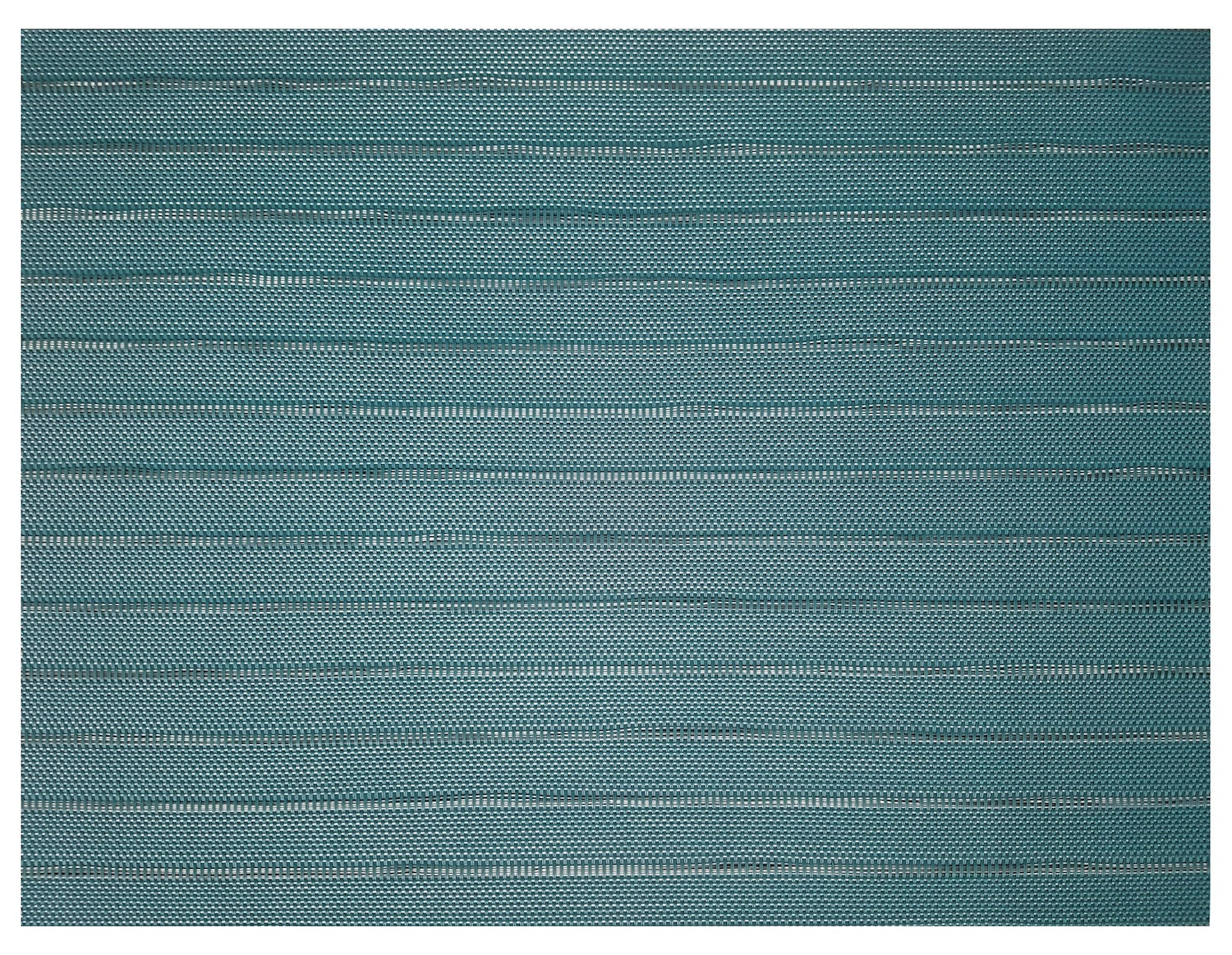 set da tavola manoka pavone, colore pavone, taglia 33 x 45. coordinato da tavola piegato con vista completa su sfondo neutro