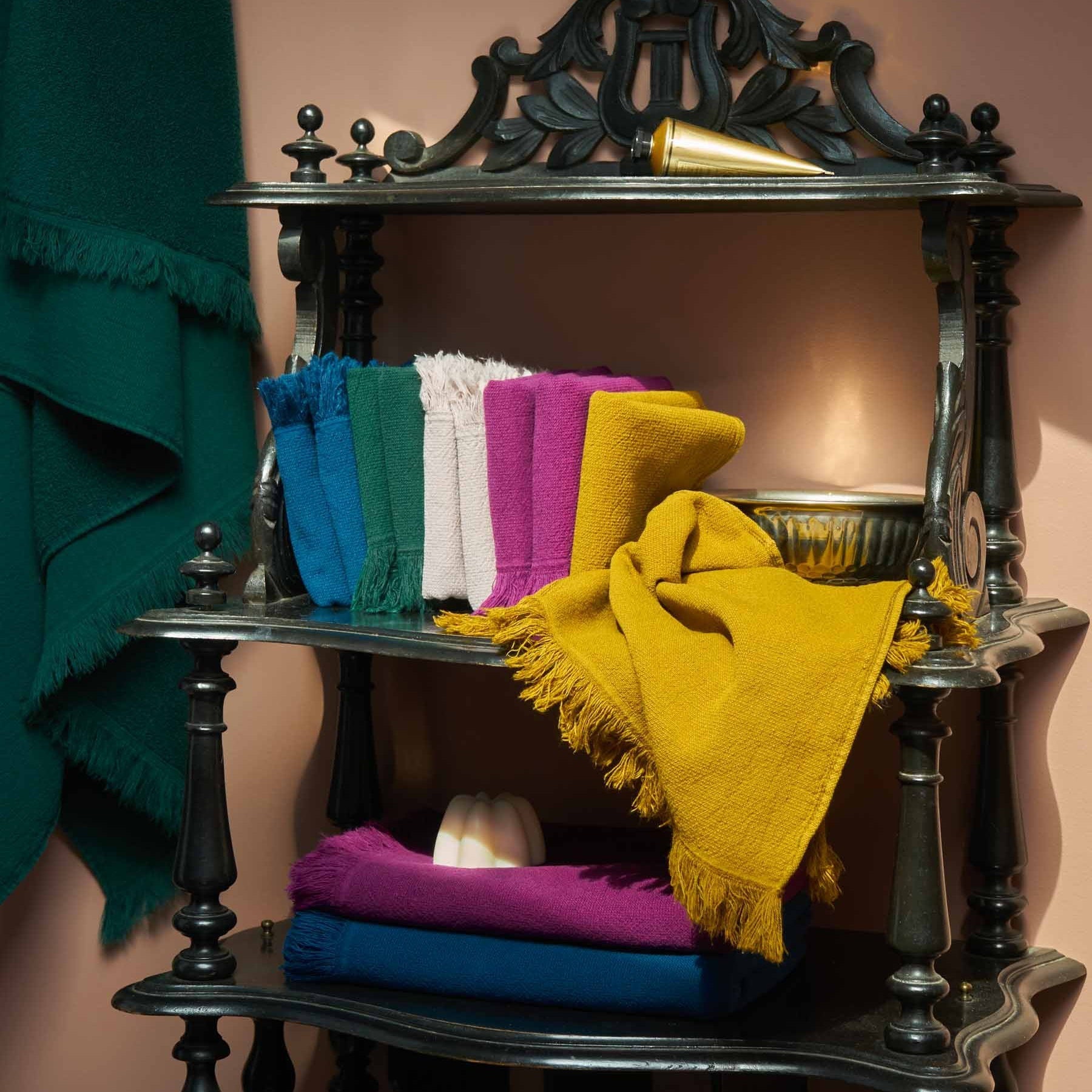 set di 2 asciugamani ospiti luna pioggia viola, colore pioggia viola, taglia 50 x 30. dimensioni compatte ideali per lavabi o toilette