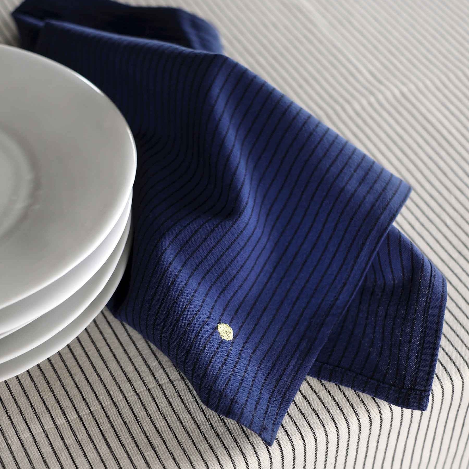 set di 2 tovaglioli leonie indaco, colore indaco, taglia 40 x 40. realizzato in 100% cotone bio, perfetto per una tavola elegante e curata