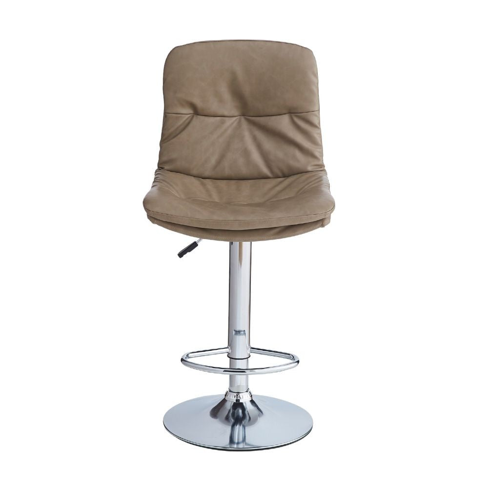 sgabello paco con seduta in ecopelle tortora e gamba in metallo inox, vista ambientata accanto a bancone o isola