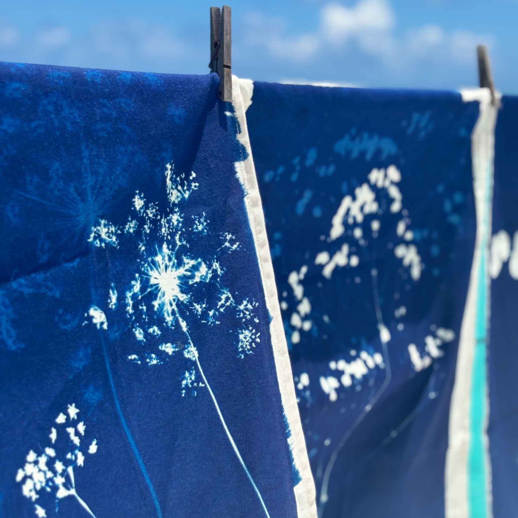 strofinaccio fleurs de carotte blu, colore blu, taglia 50 x 70. ideale per mantenere la cucina pulita e ordinata