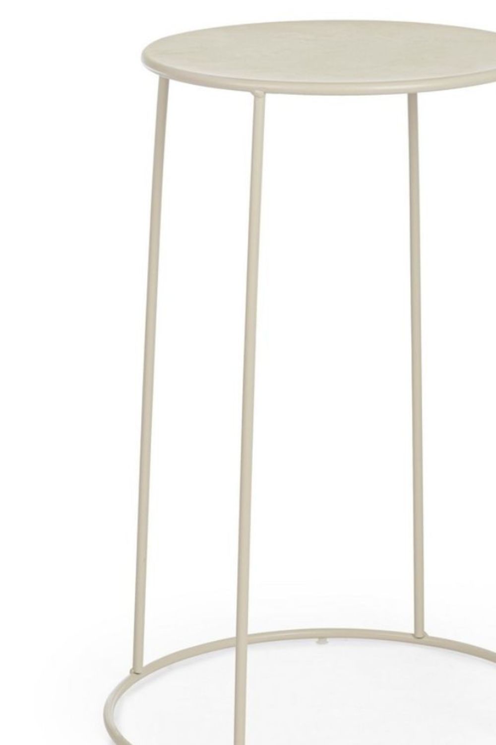 set di 4 tavolini austin in acciaio beige, vista ambientata su terrazza o veranda