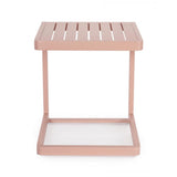 set di 2 tavolini rettangolari konnor in alluminio rosa, vista ambientata su terrazza o veranda