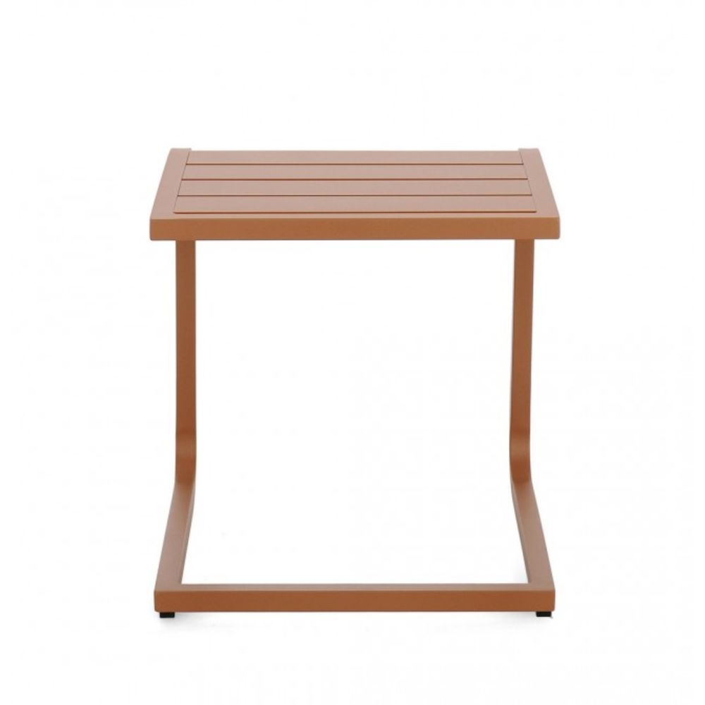 tavolino taylor in alluminio ruggine, vista ambientata su terrazza o veranda