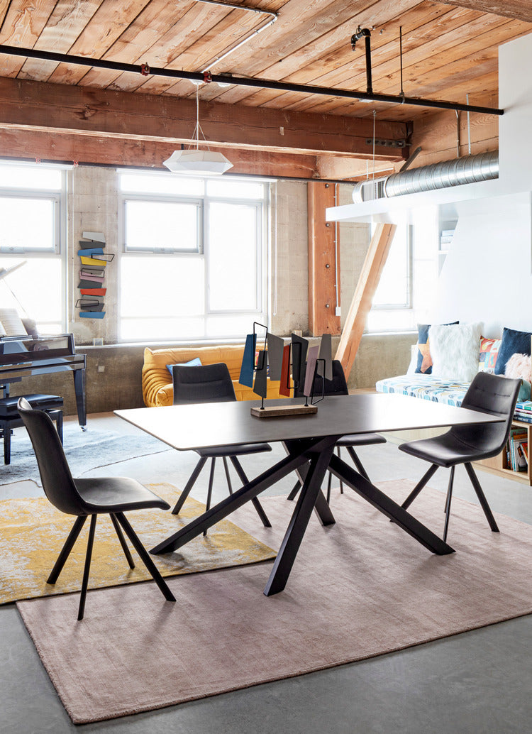 tavolo messier in ceramica marrone e gambe in acciaio nero, 180 x 90 cm, design moderno per ambienti contemporanei