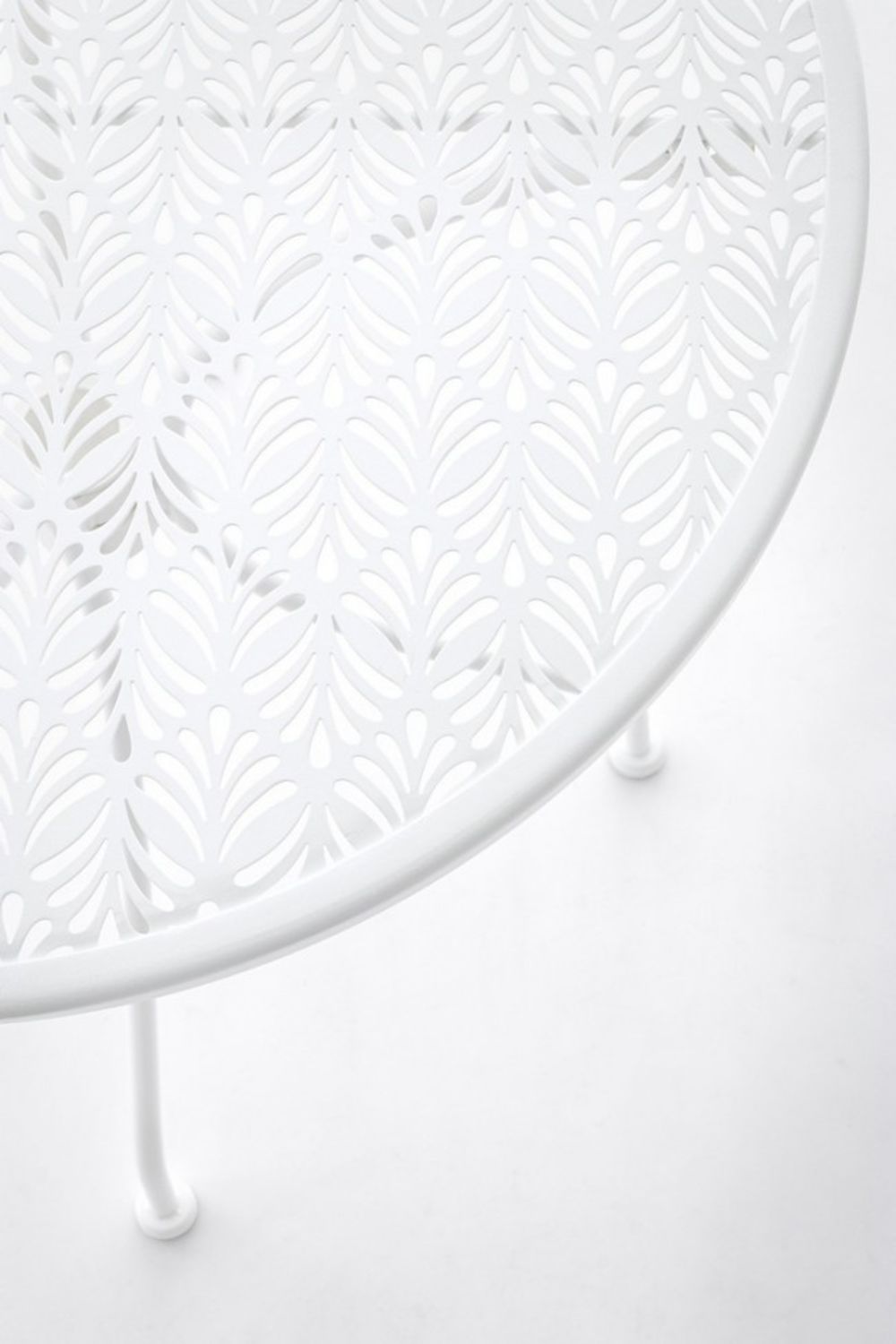 tavolo lizette in acciaio bianco ø60 cm, design resistente e dal look naturale