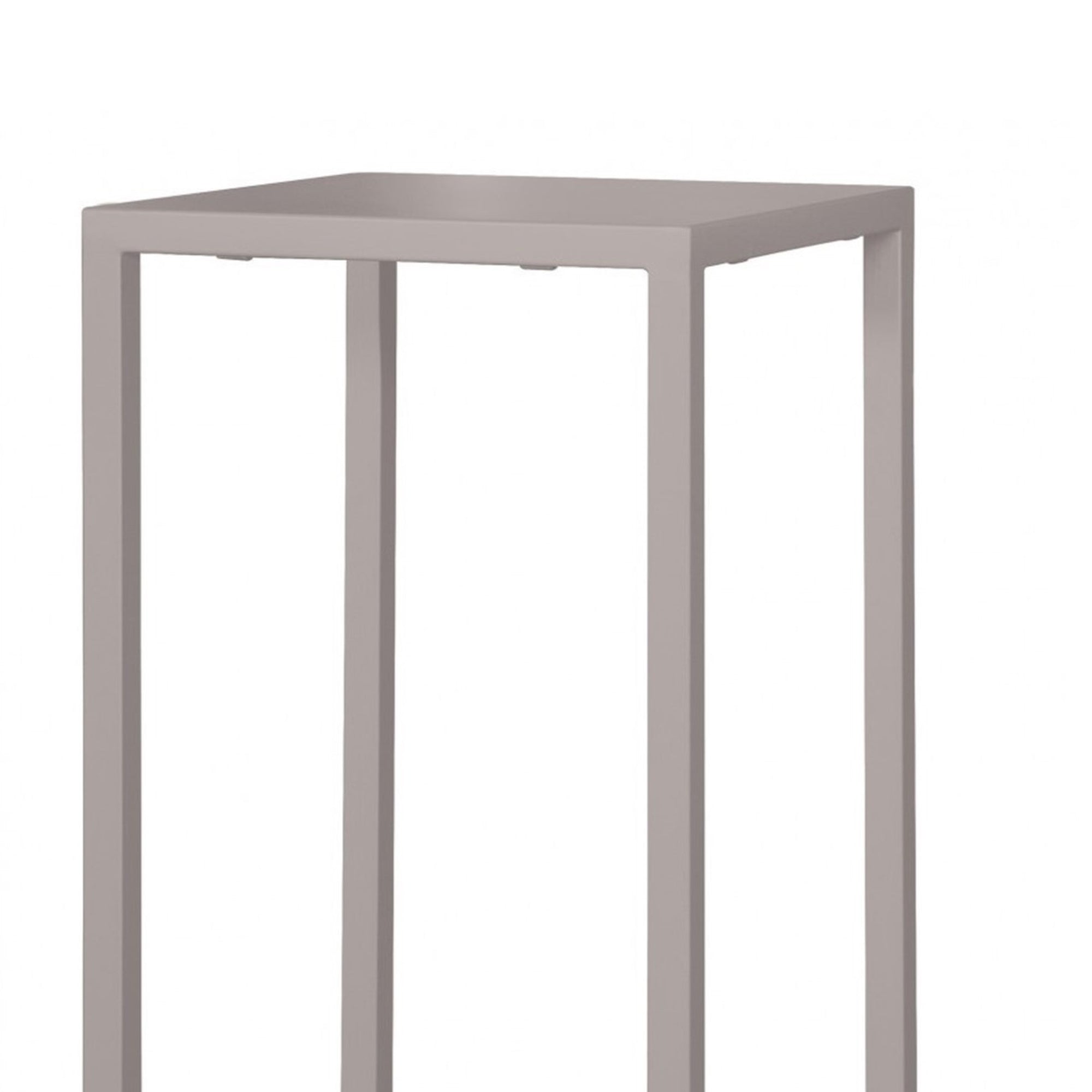 tavolo alto zurigo in metallo tortora 60×60 cm, impilabile, dettaglio dei materiali trattati per uso esterno