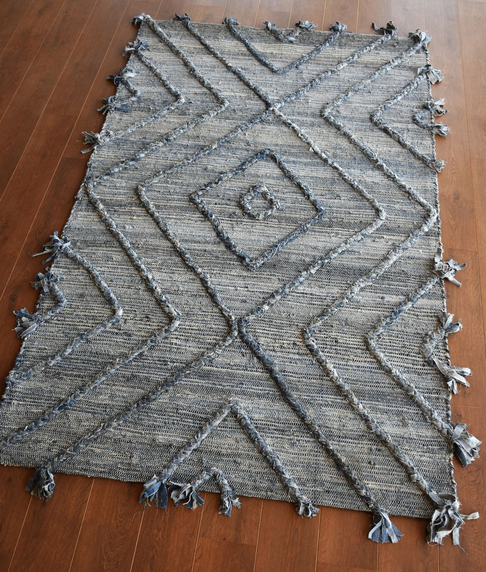 tappeto worgan blu/avorio, colore blu/avorio, taglia 120 x 180. materiali naturali e sostenibili per un comfort ecologico e duraturo