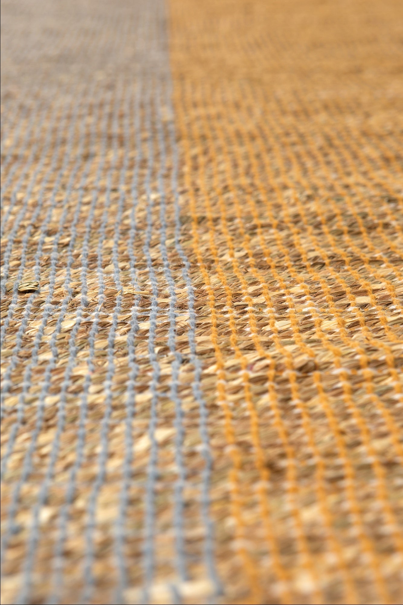 plaid jacquard jane prugna mirabelle, colore prugna mirabelle, taglia 200 x 290 x 1. perfetti per valorizzare soggiorno, camera e zona relax con eleganza