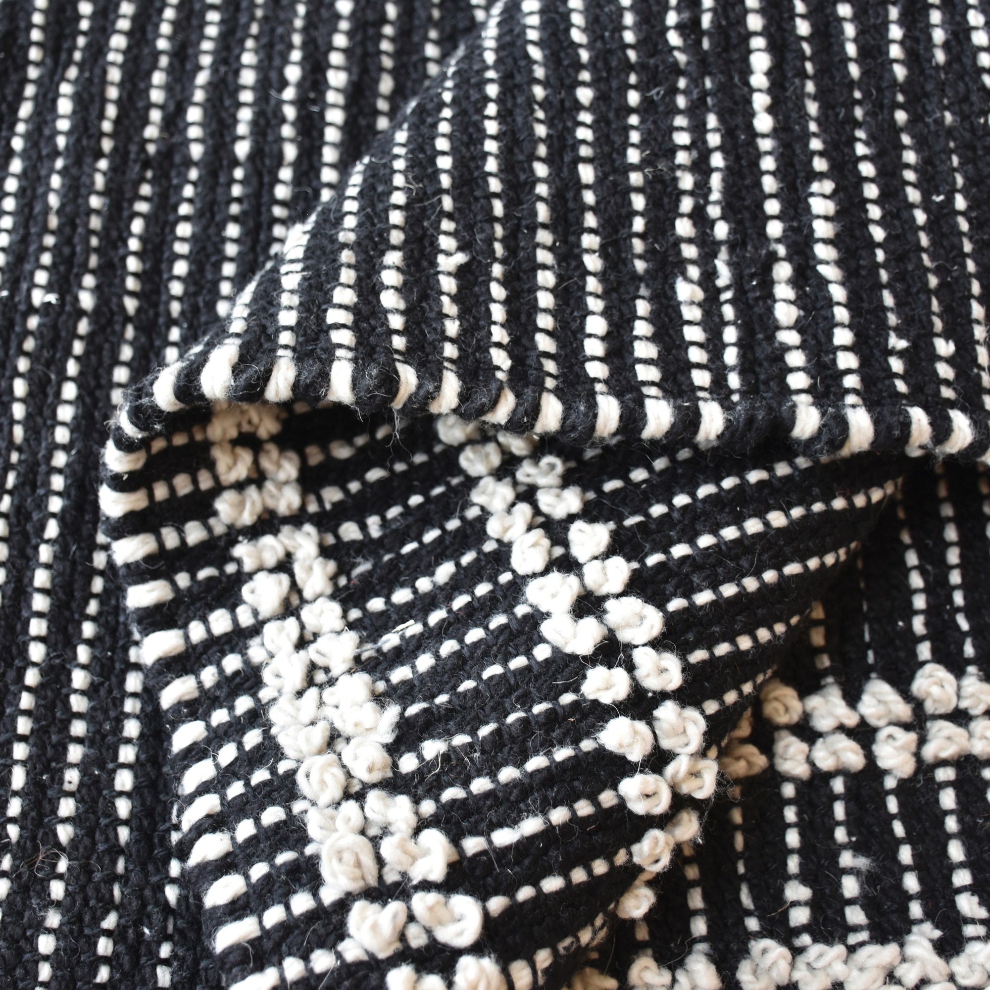 tappeto gimie carbone/avorio, colore carbone/avorio, taglia 160 x 230. perfetti per valorizzare soggiorno, camera e zona relax con eleganza