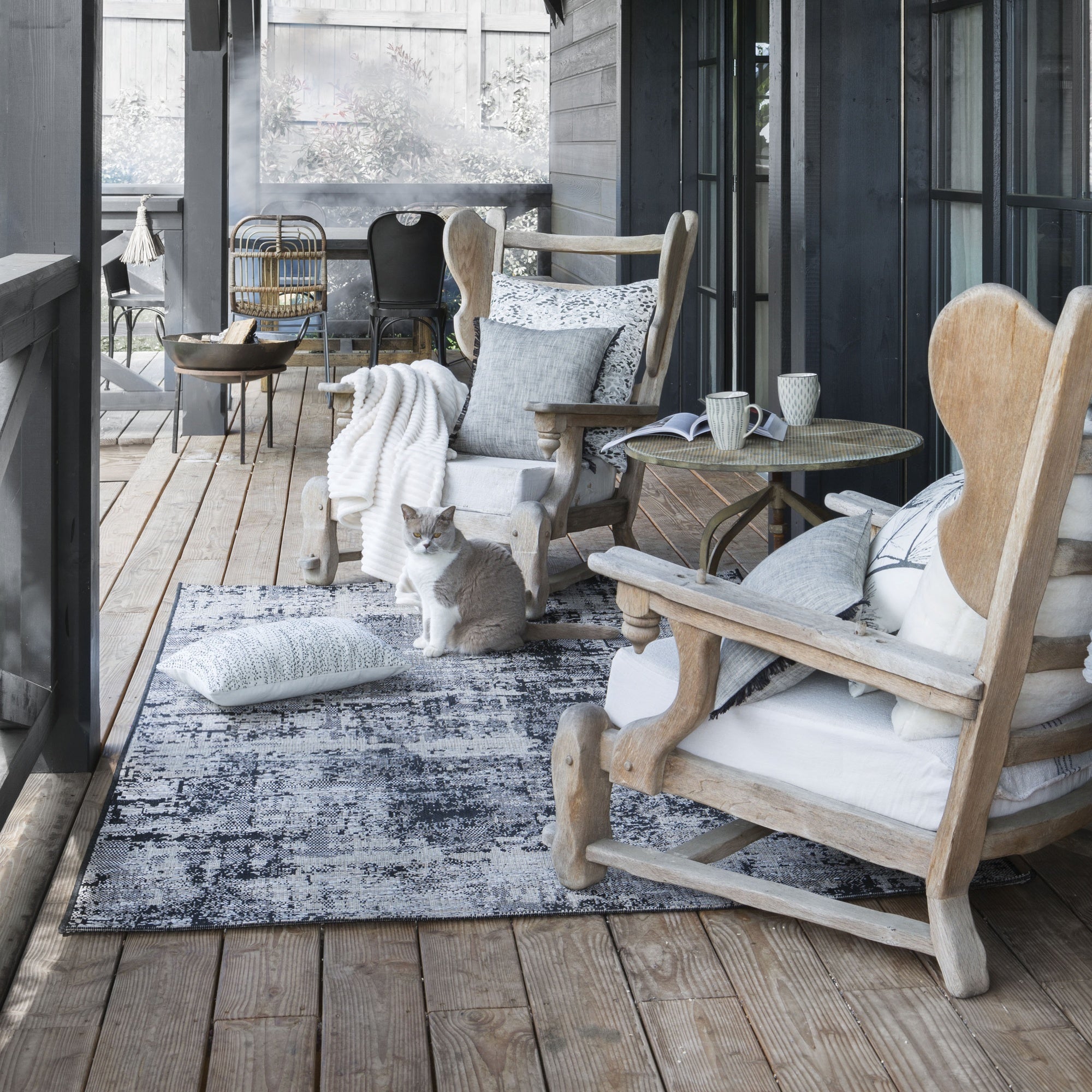 tappeto outdoor catania grigio, colore grigio, taglia 60 x 110. dettaglio del prodotto da bagno