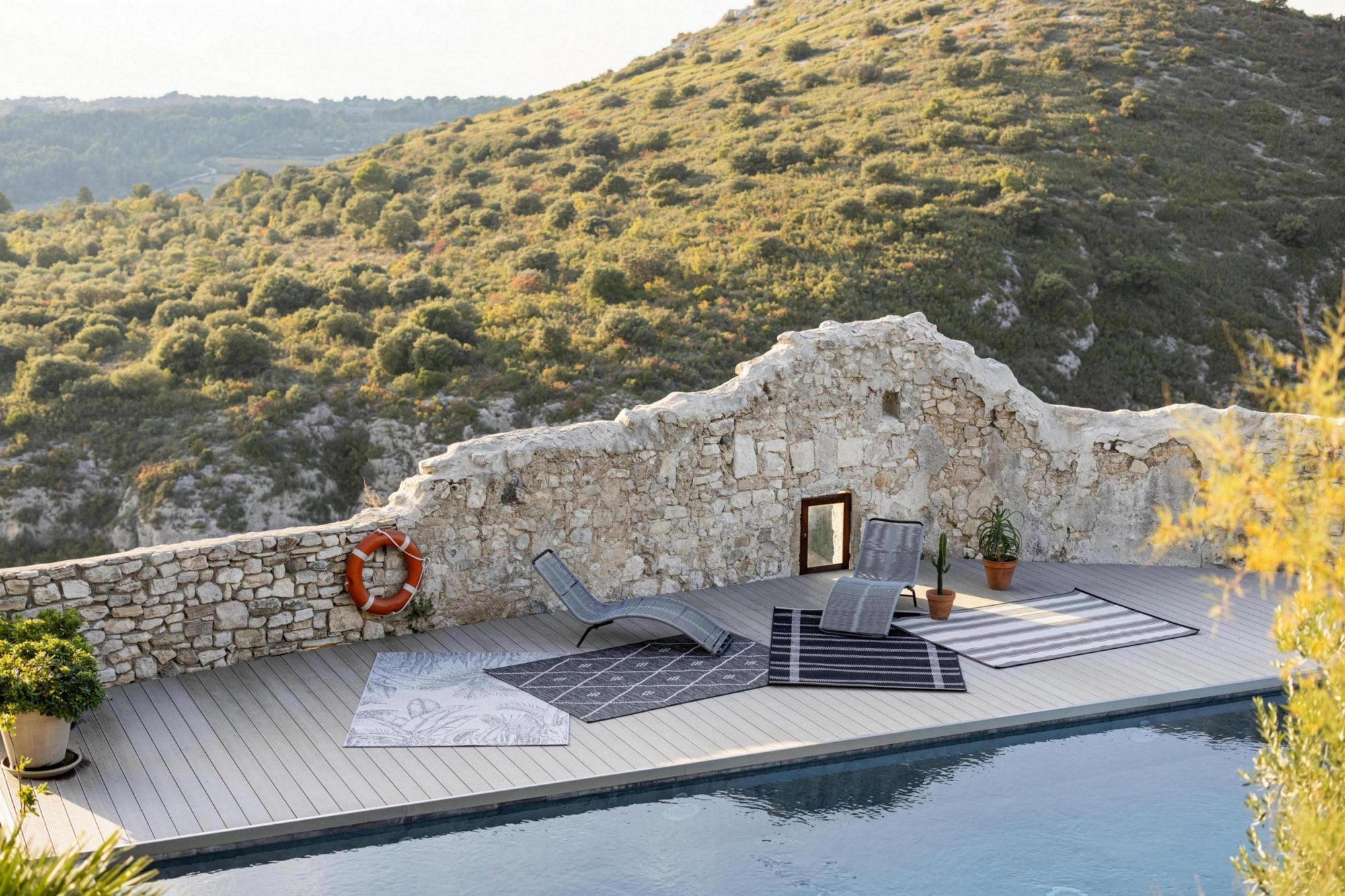 tappeto outdoor paomia perla, colore perla, taglia 120 x 170. dettaglio del prodotto da bagno