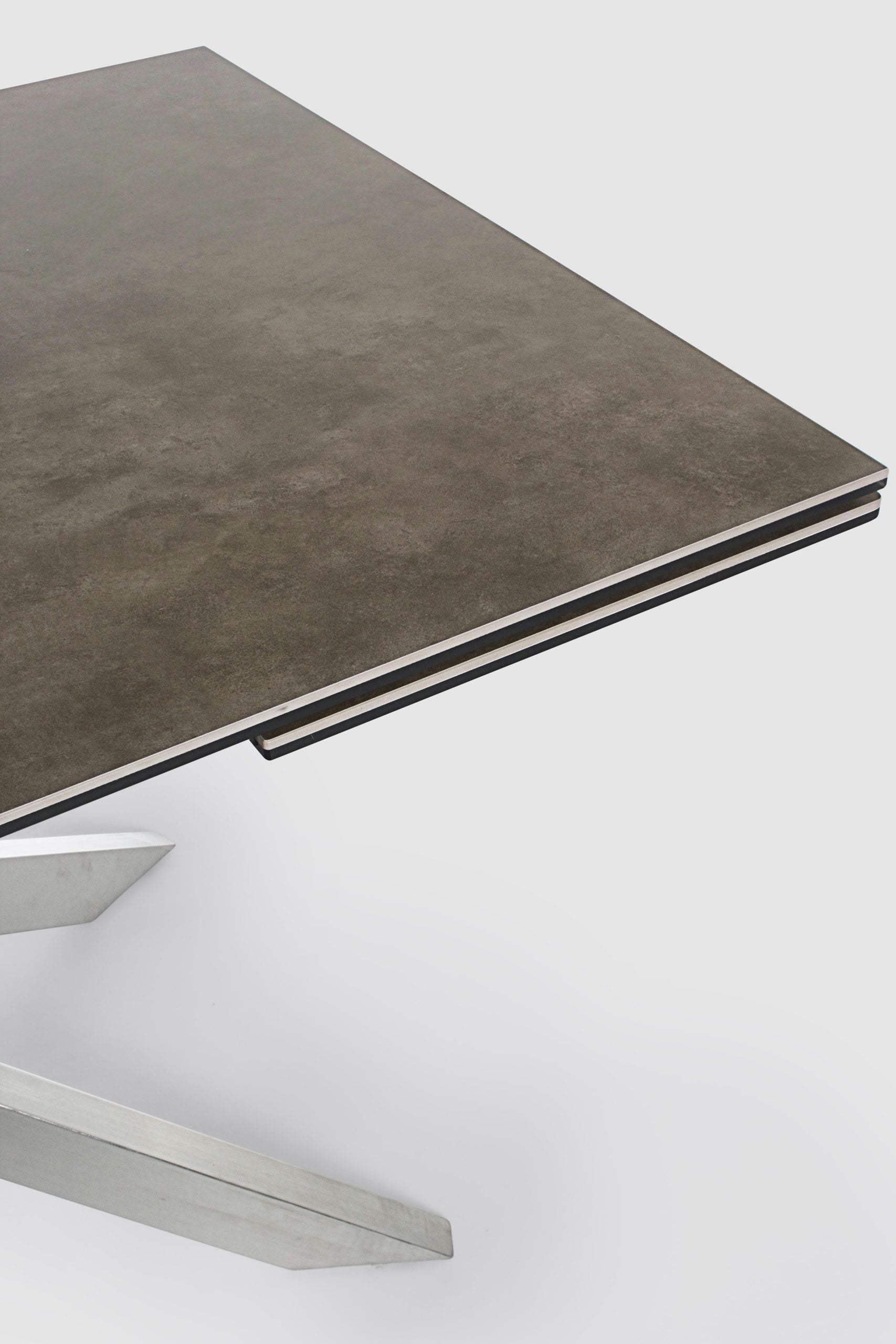 tavolo allungabile arzachel in acciaio inox e vetroceramica 160×90 – 240x90, perfetto per uso quotidiano o occasioni speciali