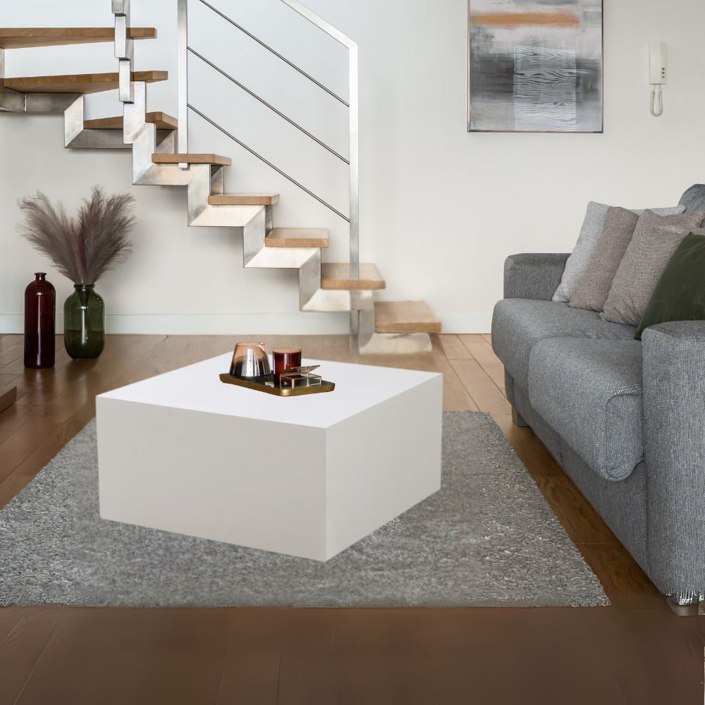 tavolino da salotto lola colore bianco 80x80x40 cm., dettaglio della superficie e gambe di design