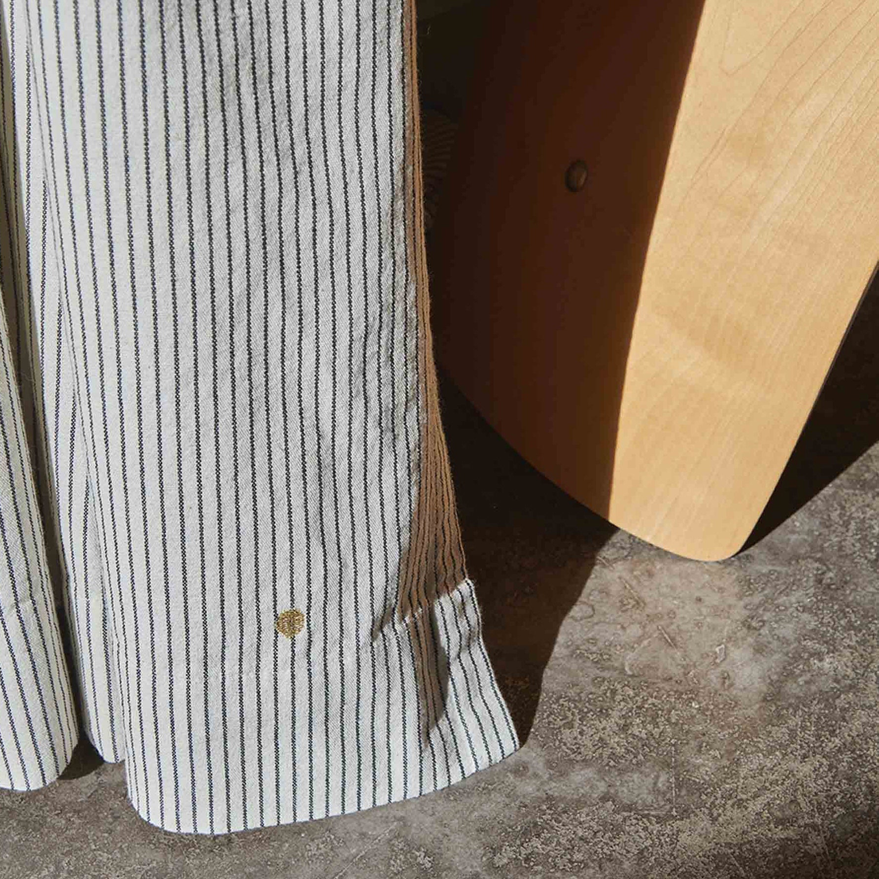 tenda leonie caviale, colore caviale, taglia 140 x 280. ideale per filtrare la luce e migliorare l’estetica della casa