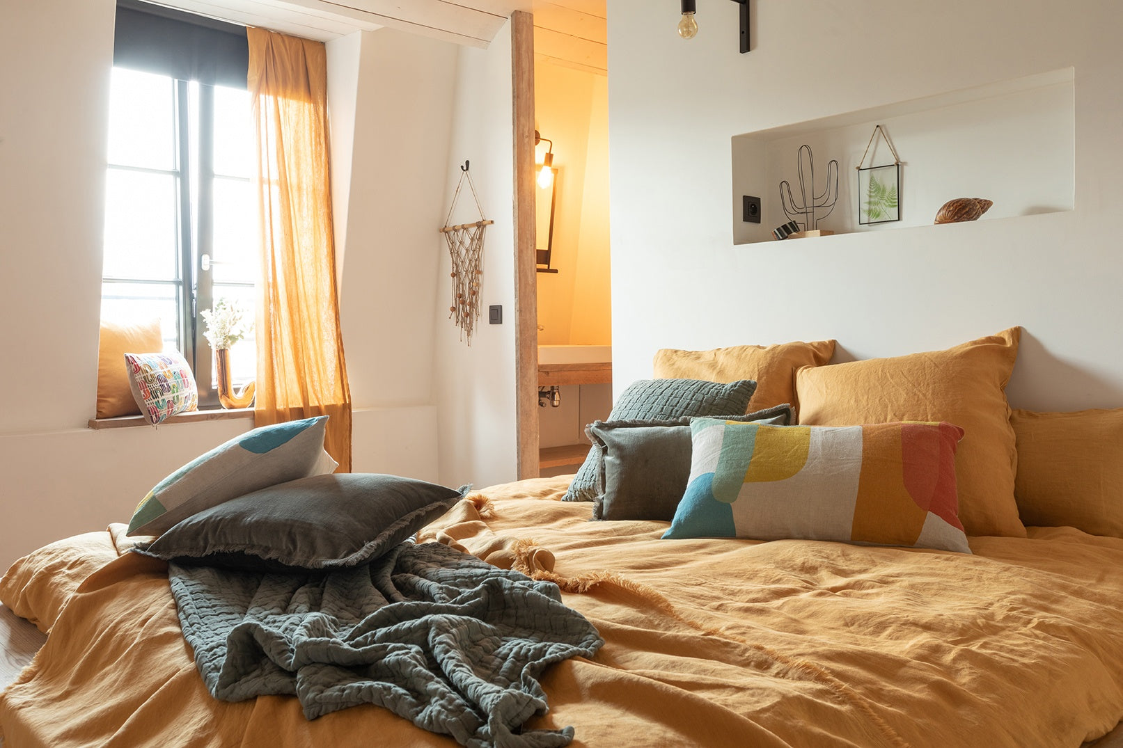 tenda voile zeff ocra, colore ocra, taglia 140 x 280. perfetta per creare un’atmosfera luminosa e accogliente