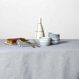 tovaglia finette caviar, colore finette caviar, taglia 160 x 250. realizzata in 100% cotone bio, perfetta per un’arredamento tavola raffinato e duraturo