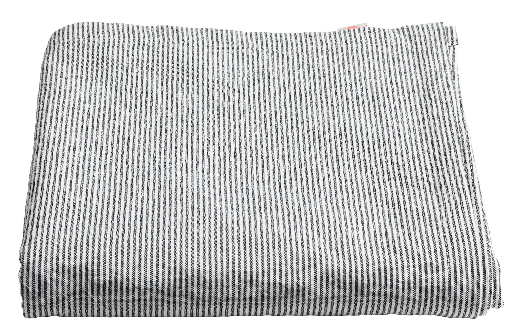 tovaglia finette caviar, colore finette caviar, taglia 160 x 350. tovaglia distesa su tavolo, sfondo neutro, dettaglio tessuto e cuciture