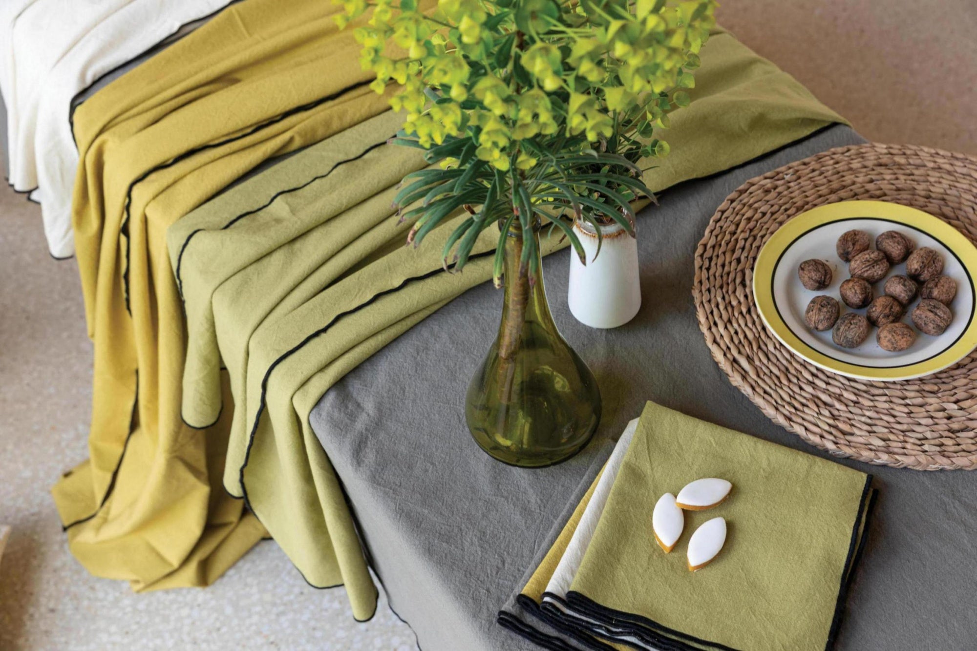 tovaglia riciclata grace ombra, colore ombra, taglia 170 x 300. tessuto resistente e facile da pulire per un uso quotidiano