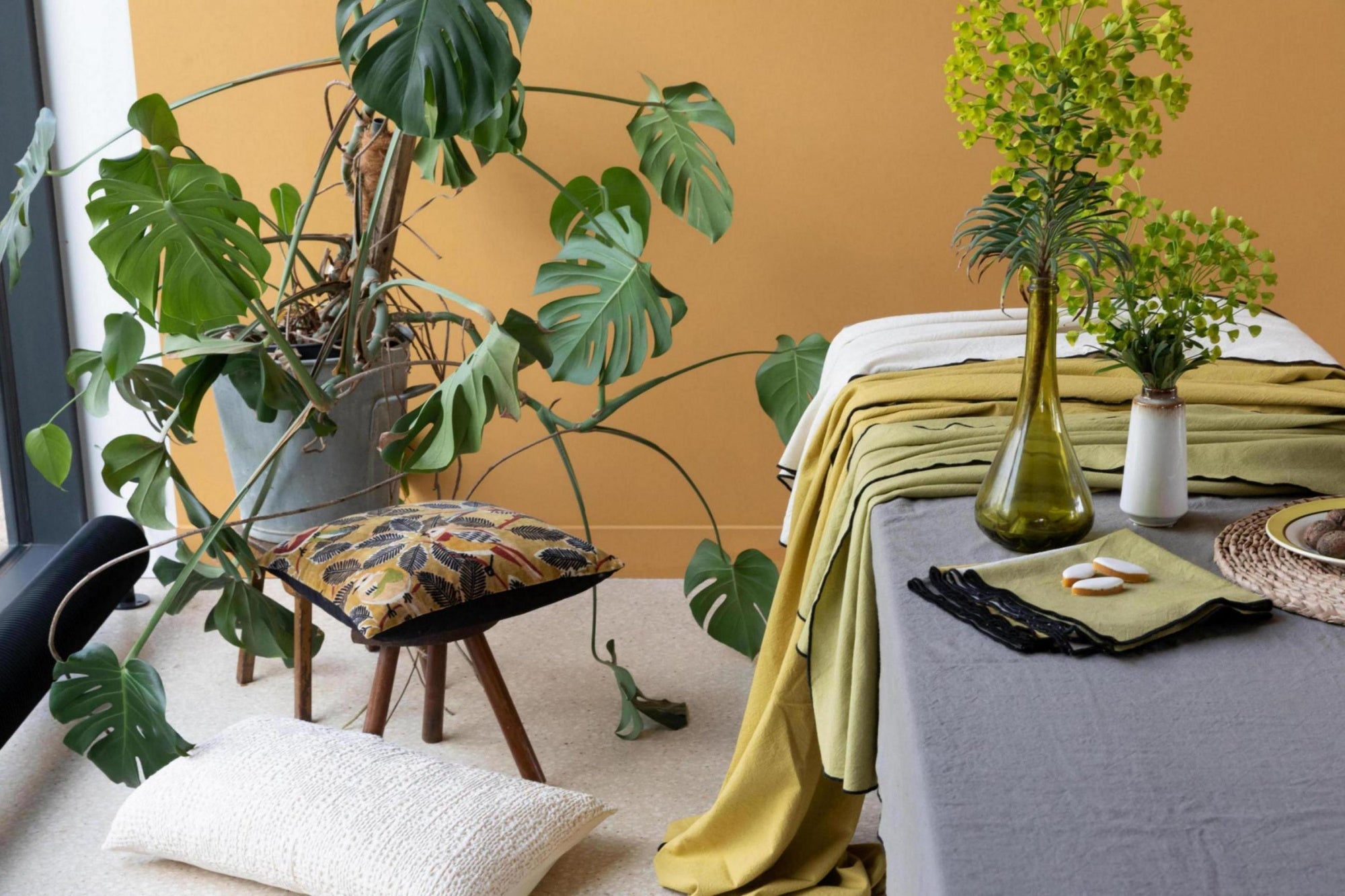 tovaglia riciclata grace khaki, colore khaki, taglia 140 x 250. realizzata in 100% cotone riciclato, perfetta per un’arredamento tavola raffinato e duraturo