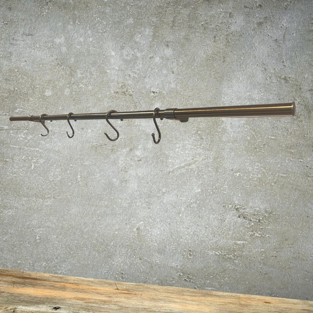 asta appendi mestoli kitottone90 4 ganci 90 cm ottone antico, utensili da cucina visti frontalmente