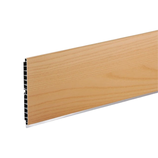 zoccolo per cucina in pvc barra 4 mtl h10 colore legno 180 naturale, zoccolo per cucina visto frontalmente