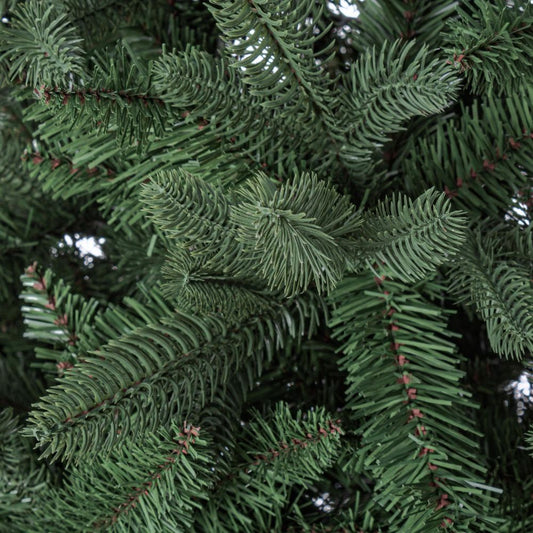 albero di natale slim logan h150-619 rami, ambientazione d’arredo con il prodotto protagonista