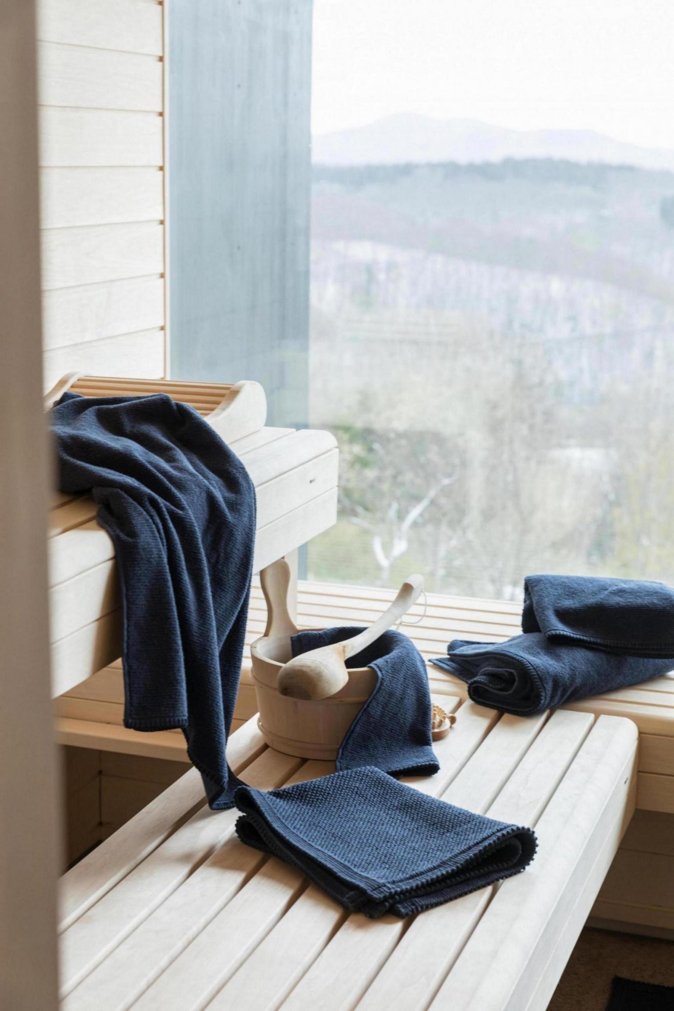 asciugamano bora inchiostro, colore inchiostro, taglia 50 x 100. asciuga rapidamente lasciando una piacevole sensazione