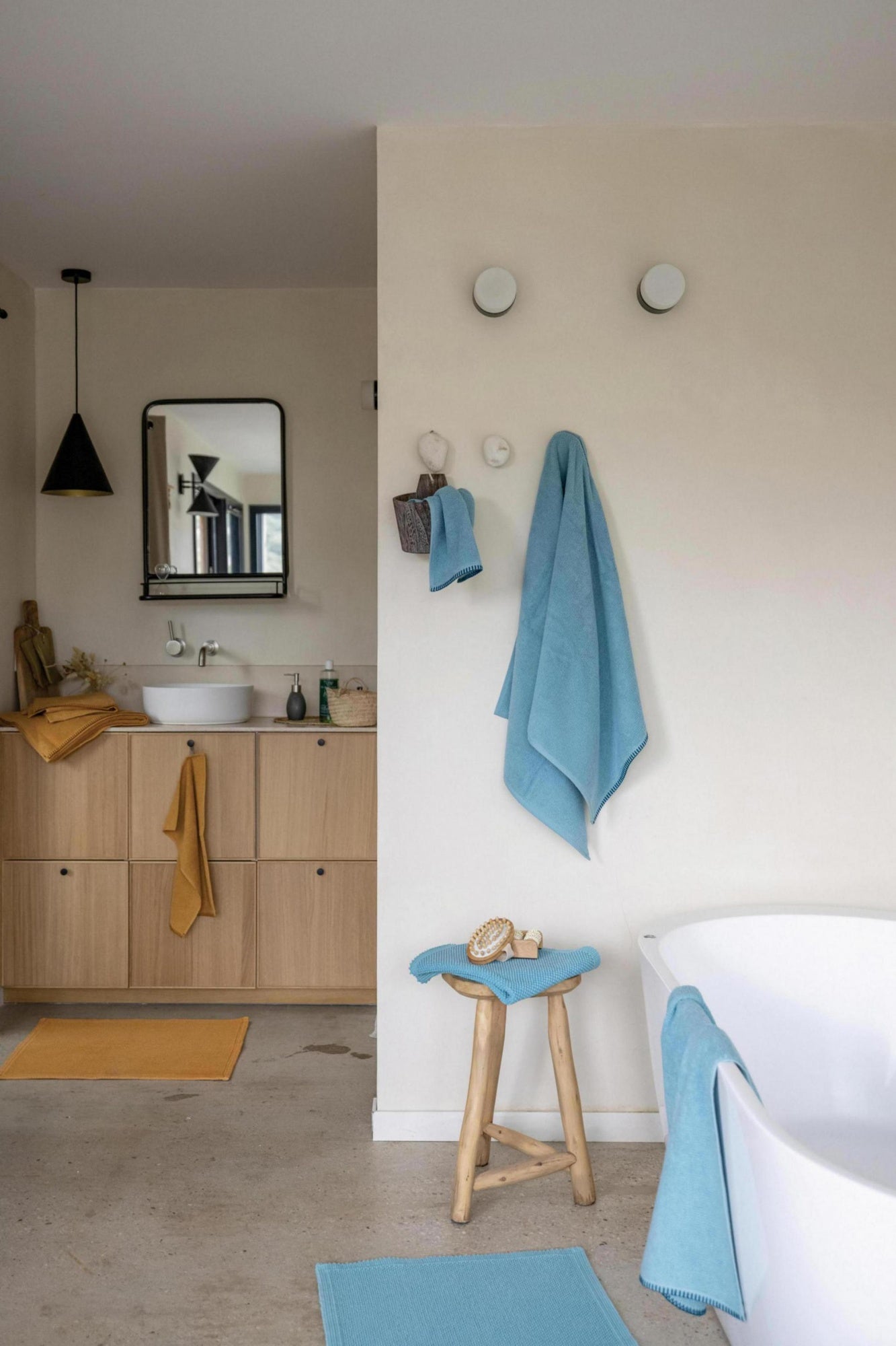 asciugamano bora quarzo, colore quarzo, taglia 50 x 100. realizzato in 100% cotone, ideale per assorbenza e delicatezza sulla pelle