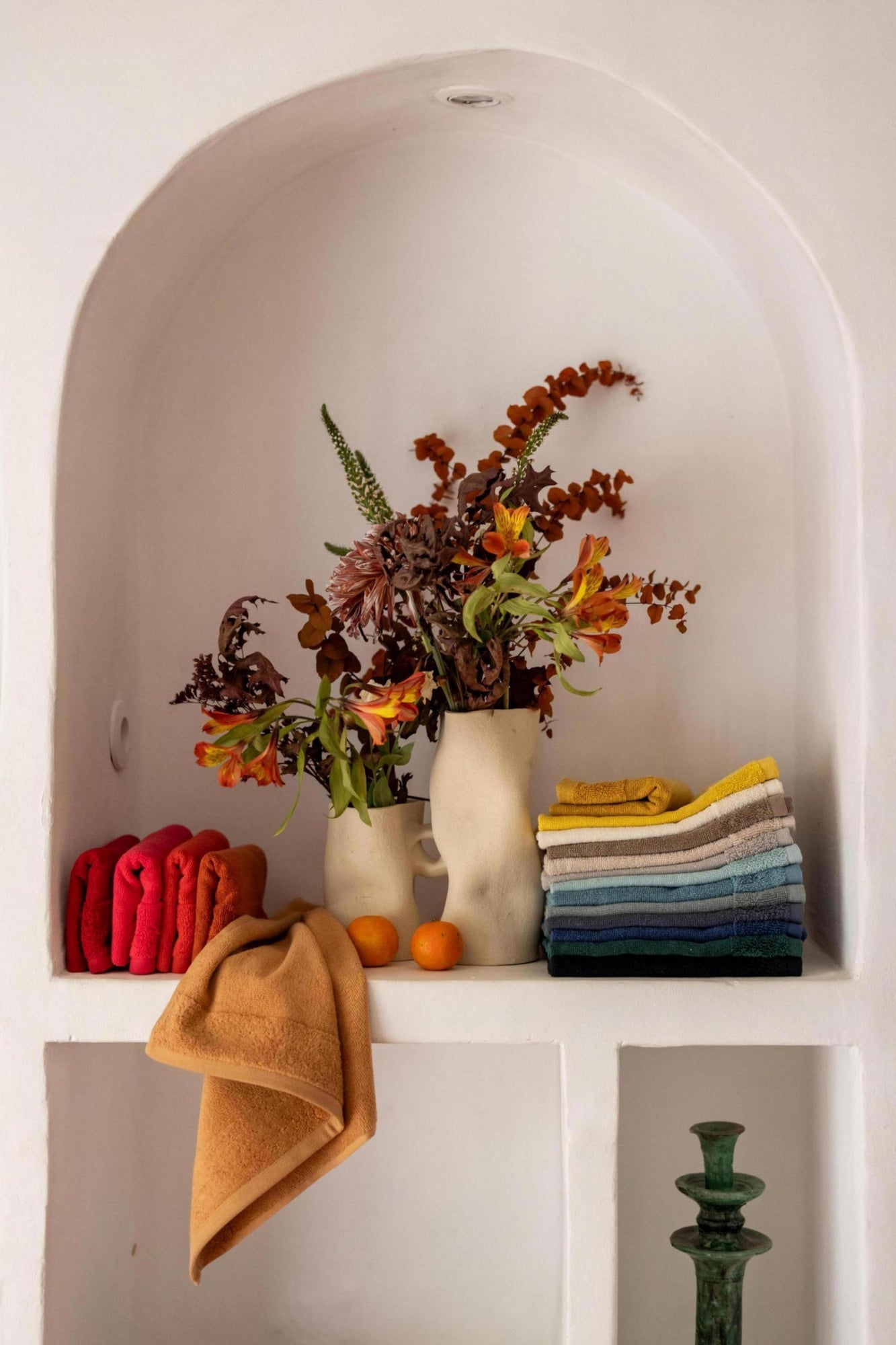 asciugamano con occhiello curl ambra, colore ambra, taglia 50 x 50. realizzato in 100% cotone, ideale per assorbenza e delicatezza sulla pelle