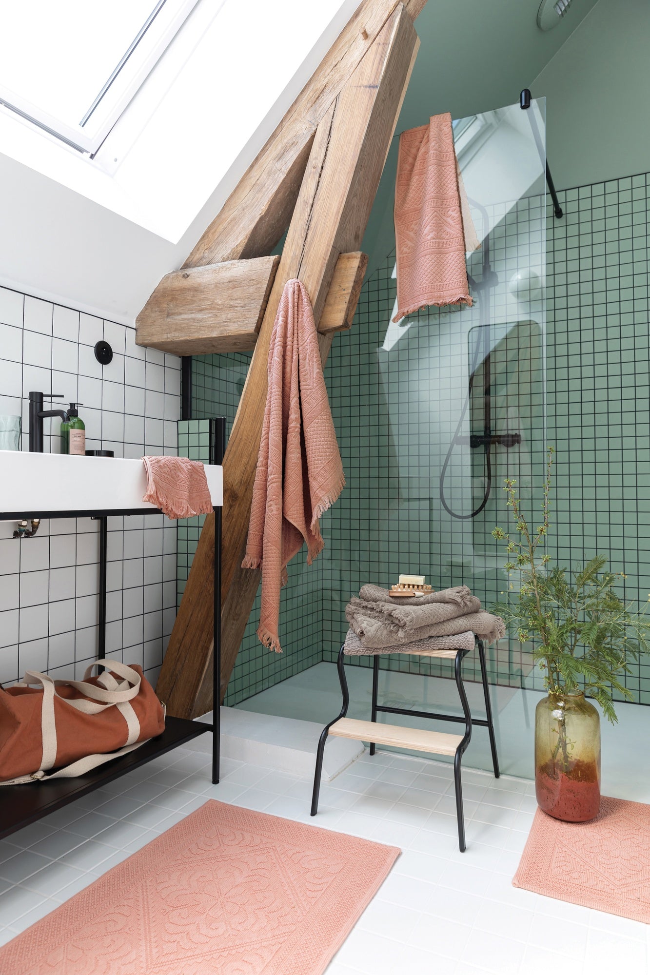 asciugamano zoe argilla, colore argilla, taglia 100 x 180. realizzato in 100% cotone, ideale per assorbenza e delicatezza sulla pelle