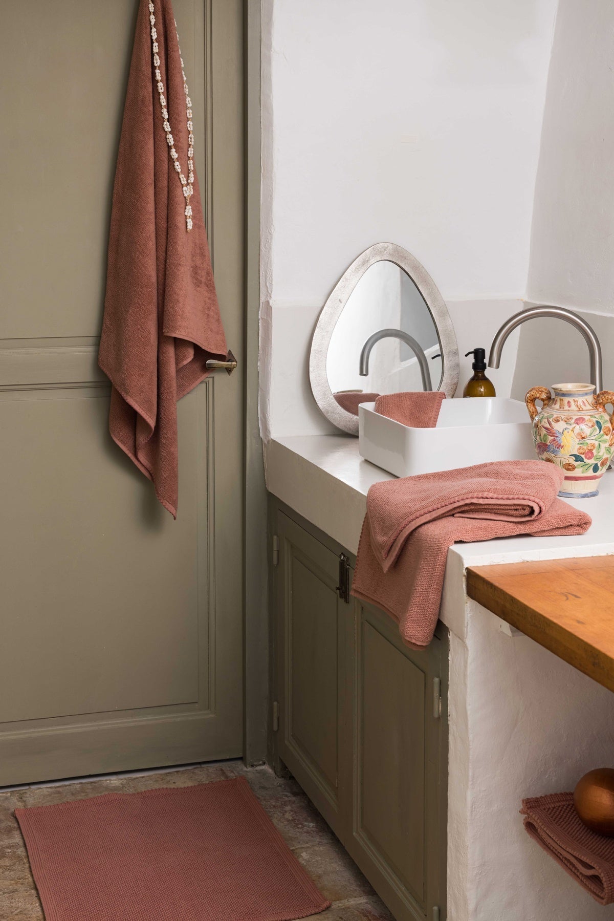 asciugamano bora terracotta, colore terracotta, taglia 50 x 100. realizzato in 100% cotone, ideale per assorbenza e delicatezza sulla pelle